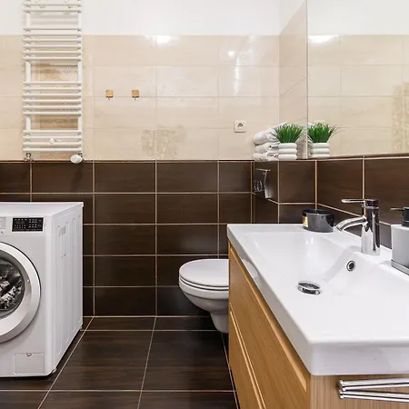 Lumina I 3br With Balcony I 2 Bathrooms I Parking I Ac I Mall Wola *