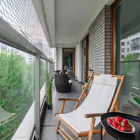 Lumina I 3br With Balcony I 2 Bathrooms I Parking I Ac I Mall Wola Apartmán *