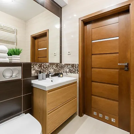 Апартаменты Lumina I 3br With Balcony I 2 Bathrooms I Parking I Ac I Mall Wola